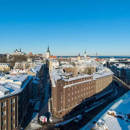 Cozy 2br Oldtown Rooftop Views Apartment