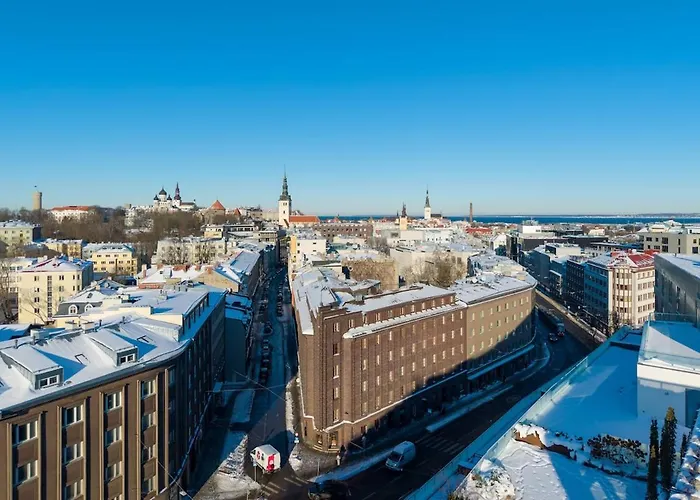 Cozy 2br Oldtown Rooftop Views Apartmán