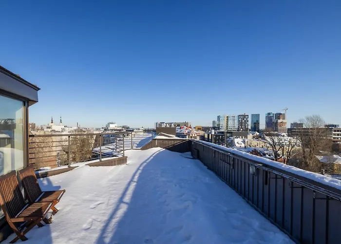 Cozy 2br Oldtown Rooftop Views