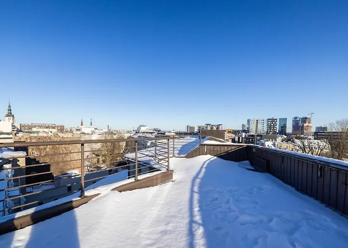 Cozy 2br Oldtown Rooftop Views Talin